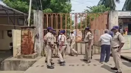 మంగళగిరి: మంగళగిరి రూరల్ పోలీస్ స్టేషన్‌లో విచారణకు హాజరైన వైసీపీ నేత సజ్జల భార్గవ రెడ్డి