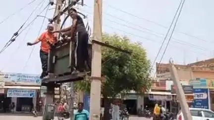 बावड़ी: भोपालगढ़ में ट्रांसफॉर्मर लगाकर आमजन को राहत प्रदान की गई