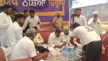 ਜਲਾਲਾਬਾਦ: ਬਸਤੀ ਸਰੂਪ ਦਾਸ ਵਿਖੇ ਪਹੁੰਚੇ ਵਿਧਾਇਕ ਗੋਲਡੀ ਕੰਬੋਜ, ਯੁੱਧ ਨਸ਼ਿਆਂ ਵਿਰੁੱਧ ਤਹਿਤ ਲੋਕਾਂ ਨੂੰ ਨਸ਼ੇ ਖਿਲਾਫ ਲਾਮਬੰਦ ਹੋਣ ਦੀ ਕੀਤੀ ਅਪੀਲ