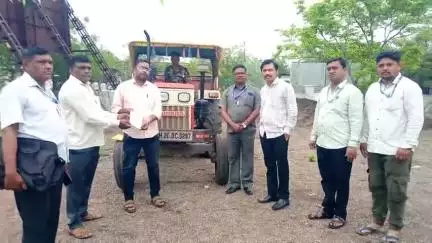 औंढा नागनाथ: घरकुल लाभार्थ्यांना मोफत वाळू, तहसील कार्यालय येथून तहसीलदार हरीश गाडे यांच्या उपस्थिती वाहन केले रवाना