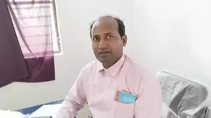 सिसवन: सिसवन प्रखंड के 52 स्थानों पर आयुष्मान कार्ड केंद्र चलाए जा रहे हैं