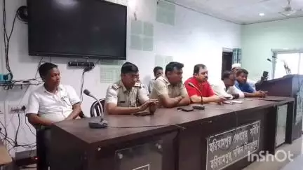 হরিরামপুর: হারিরামপুর ব্লকের সভাকক্ষে ঈদ উপলক্ষে শান্তি ও সমন্বয় সভা