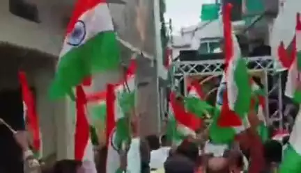 इछावर: जिले के इछावर में निकली तिरंगा यात्रा, मंत्री करण सिंह वर्मा समेत कई लोग हुए शामिल