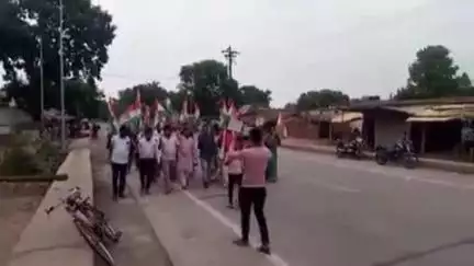 जयसिंहनगर: ग्राम पंचायत टेटका में निकाली गई तिरंगा यात्रा, सुरक्षा के लिए पुलिस रही मौजूद