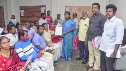 கிள்ளியூர்: அதங்கோடு-தேங்காய் பட்டணம் உட்பட 14 கிராமங்களுக்கான ஜமாபந்தி நிகழ்ச்சி கிள்ளியூர் வருவாய் வட்டாட்சியர் அலுவலகத்தில் நடைபெற்றது