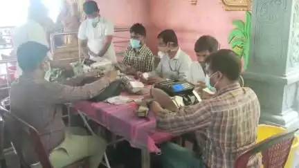 లోవలు అమ్మవారి హుండీలు లెక్కింపు అమ్మవారికి 42 లక్షలు ఆదాయం..50 వేలు ఉద్యోగి అపహరన ... ఉద్యోగి స్పెండ్
