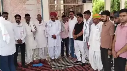 सिकराय: पीलूपुरा में 8 जून को गुर्जर महापंचायत होगी, आभानेरी व सिकराय क्षेत्र के गांवों में पीले चावल बांटकर किया आमंत्रित
