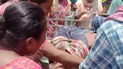 হবিবপুর: মাছলি কান্দরে বাড়ির উঠোনে খেলার সময় বাড়ির পাশে ডোবার জলে পড়ে মৃত্যু শিশুর
