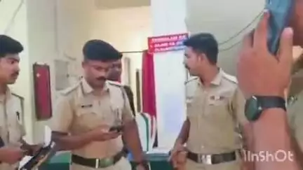 അടൂര്‍: ഒന്നേകാൽ കിലോയിലധികം കഞ്ചാവുമായി നിരവധി കേസുകളിലെ പ്രതി പറന്തൽ പാലത്തിന് സമീപം പിടിയിൽ