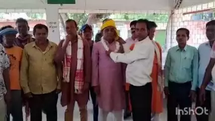 कुंडहित: पूर्व मंत्री सत्यानंद झा को भारतीय जनता मजदूर मंच का प्रदेश अध्यक्ष बनाए जाने पर कार्यकर्ताओं में हर्षोल्लास