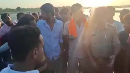 लहरपुर: तंबौर थाना क्षेत्र के ग्राम महमदपुर उसिया स्थित रतनगंज घाट पर जल भरने गया 10 वर्षीय बालक नदी में डूबा