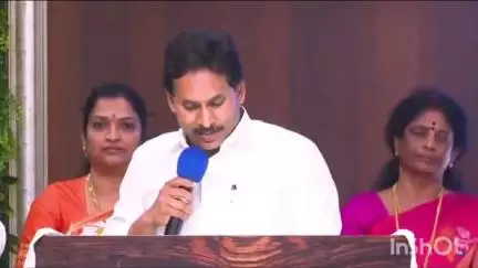 మంగళగిరి: కోటమీ ప్రభుత్వం తప్పుడు కేసులు దొంగ సాక్షాలతో వైసిపి నాయకులు కార్యకర్తలు సాధిస్తుంది:  వైసిపి అధ్యక్షుడు జగన్