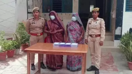 सवायजपुर: पचदेवरा पुलिस ने 2 शातिर महिला चोरों को पकड़ा, जो मंदिर और मेलों में गहने चोरी करती थीं, एक का लंबा आपराधिक इतिहास