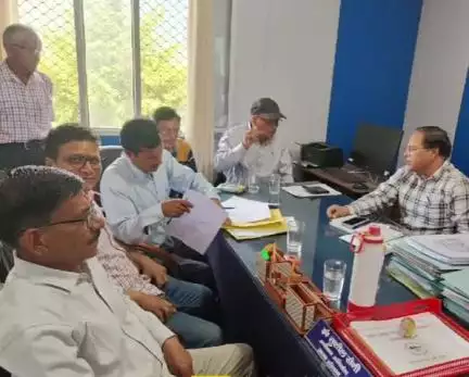 चमोली: बदरीनाथ के मुख्य यात्रा पडाव पीपलकोटी मे पेयजल संकट,अधिशासी अभियंता कार्यालय पहुंचे पीपलकोटी के नागरिक, #jansamsy