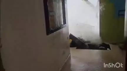 കൊച്ചി: കടൽക്ഷോഭം ശക്തം, കണ്ണമാലി തീരദേശത്തെ വീടുകൾ തകർന്ന് തുടങ്ങി, രണ്ടു വീടുകൾ പൂർണമായും തകർന്നു