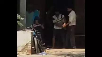 बाह: पुरा चतुर्भुज गांव में गोबर खाद डालने को लेकर दो पक्षों में विवाद, अवैध बंदूक से गोली मारने की धमकी का आरोप