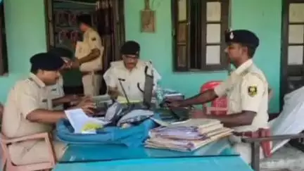 पतरघट: पस्तपार थाना: पुलिस निरीक्षक ने लंबित मामलों की समीक्षा की