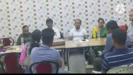 বিষ্ণুপুর ২: এলাকার সার্বিক উন্নয়ন সংক্রান্ত বিষয় নিয়ে বাখরাহাট অঞ্চলে তৃণমূল কংগ্রেসের জনপ্রতিনিধিদের সঙ্গে নিয়ে বৈঠক করা হয়