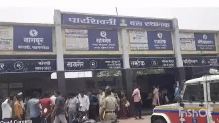 पारशिवनी: पारशिवनी बसस्टाप वरुन महिलेचे चाळीस हजार रू किंमती चे सोन्याचे दागिने चोरले.