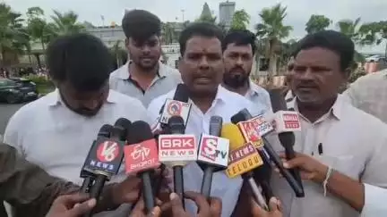 యాదగిరిగుట్ట: యాదాద్రి కొండపై చింతపండు చోరీకి పాల్పడిన ఔట్సోర్సింగ్ ఉద్యోగులు, అధికారులను సస్పెండ్ చేయాలి: విశ్వహిందూ పరిషత్ నాయకులు