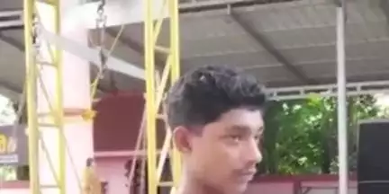 പത്തനാപുരം: തലവൂർ ദേവീ ക്ഷേത്രത്തിൽ കാണിക്കവഞ്ചി കുത്തിത്തുറന്ന് മോഷണം നടത്തിയ പ്രതിയുമായി തെളിവെടുപ്പ് നടത്തി