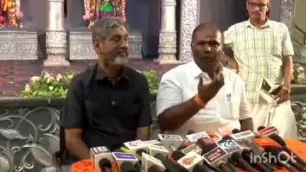 மதுரை தெற்கு: "ரோட்ஷோவில் முதல்வர் நடந்து செல்வது முக்கியமில்லை, மக்கள் தலை நிமிர்ந்து நடக்க வேண்டும்"-R.B.உதயகுமார் தல்லாகுளத்தில் பேட்டி