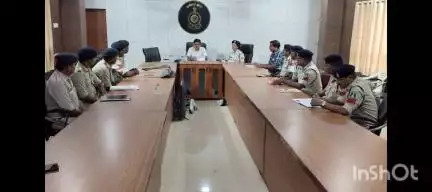 बेमेतरा SSP रामकृष्ण साहू ने मालमुंशी की समीक्षा बैठक ली, सुरक्षा व्यवस्था को और अधिक सशक्त बनाने के दिए निर्देश