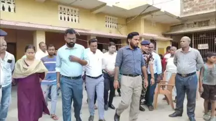 देसरी: वैशाली: जिलाधिकारी यशपाल मीणा ने देसरी में सरकार की कल्याणकारी योजनाओं का जायजा लिया