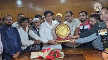 खलारी: राज्यसभा सांसद इमरान प्रतापगढ़ी ने सामाजिक संगठनों के सदस्यों के साथ की बैठक