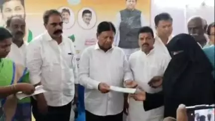 బోధన్: ఎడపల్లిలో కల్యాణ లక్ష్మి, షాదీ ముబారక్ చెక్కులను పంపిణీ చేసిన ఎమ్మెల్యే సుదర్శన్ రెడ్డి