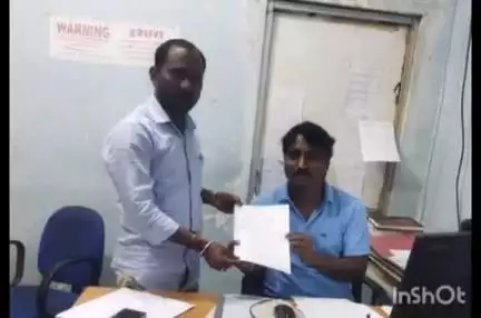 राजूरा: BSNL टॉवर उभे झाले मात्र जनता नेटवर्कच्या प्रतीक्षेतच! टॉवर सुरु करण्याची सुदाम राठोड यांची  दुरसंचार अधिकाऱ्याकडे मागणी