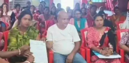 निरसा/चिरकुंडा: बकाया मानदेय भुगतान को लेकर झारखंड राज्य एकीकृत पोषण सखी संघ ने निरसा विधायक से की वार्ता