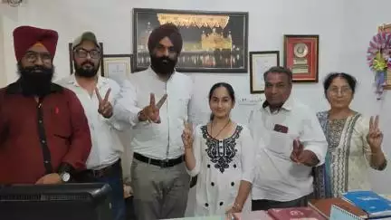 श्रीविजयनगर के स्काईबर्ड स्कूल का परिणाम रहा सराहनीय, छात्र-छात्राओं को किया गया प्रोत्साहित