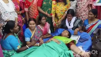 বরজোড়া: বড়জোড়া ব্লক স্বনির্ভর মহিলা গোষ্ঠীর তরফে স্বেচ্ছায় রক্তদান শিবিরের আয়োজন বড়জোড়ায় পঞ্চায়েত সমিতির হলে,উপস্থিত BDO