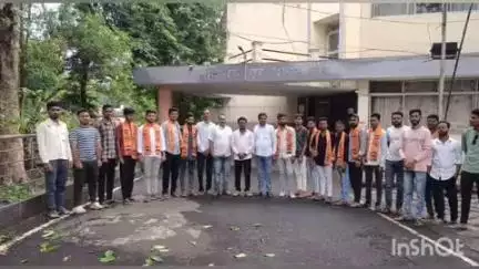 केळापूर: केळापूर शहरातील विश्रामगृह येथे युवकांचा महाराष्ट्र नवनिर्माण विद्यार्थी सेनेत जाहीर प्रवेश