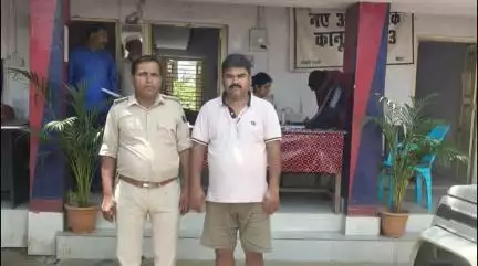 केवटी रनवे: केवटी थाने की पुलिस ने शराब कारोबार में लिप्त वाहन कारोबारी को गिरफ्तार कर जेल भेजा
