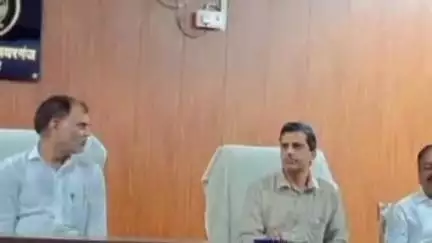 कैंपियरगंज: कैम्पियरगंज तहसील सभागार में नवागत तहसीलदार और नायब तहसीलदार का हुआ स्वागत