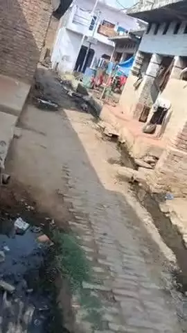 ajarauli pallawa dhata Fatehpur 
pradhan bhaiya lal 
idhar kbhi bhi safai nahi hoti
pani ki bahut pareshani hei