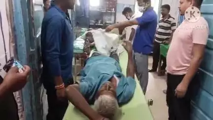 মাথাভাঙা ১: শীতলকুচি কদমতলায় PM-র জনসভায় যাওয়ার সময় BJP কর্মীদের মারধরের অভিযোগ তৃণমূলের বিরুদ্ধে, জখম 3 জনকে আনা হল হাসপাতালে