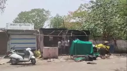 जीरापुर: खिलचीपुर: जीरापुर नगर परिषद व प्रशासन का अतिक्रमण हटाओ अभियान, लोगों ने लगाया भेदभाव का आरोप।