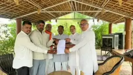सिवाना: सिवाना के सैन समाज के प्रतिनिधि मंडल ने सिवाना विधायक से भेंट कर समाज के विभिन्न मुद्दों पर की चर्चा