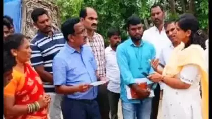 మర్రిగూడ: కొట్టాల గ్రామంలో ఇందిరమ్మ ఇండ్ల నిర్మాణ పనులను పరిశీలించిన జిల్లా కలెక్టర్ ఇలా త్రిపాఠి
