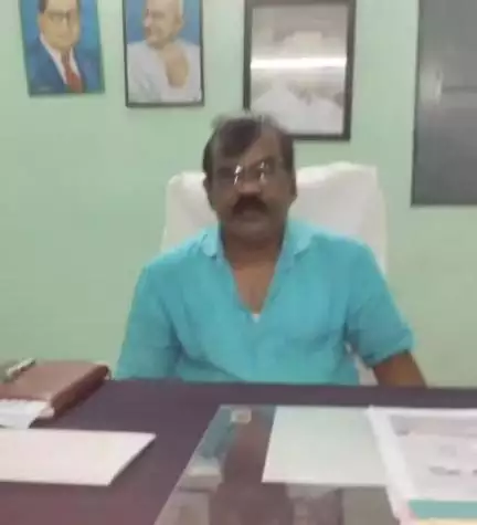 అశ్వాపురం: అశ్వాపురం నూతన తాసిల్దార్ రాజారావు ని మర్యాదపూర్వకంగా  కలిసిన మండల సిపిఐ పార్టీ నాయకులు