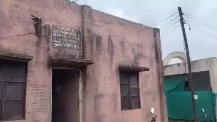 भोकरदन: 2024 चे गारपीट अनुदान मिळावे यासाठी पारध येथे तलाठी कार्यालयात शेतकऱ्यांनी निवेदन देऊन दिला उपोषणाचा इशारा
