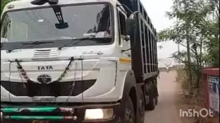 भिवापूर: टी पाईंट परिसरात विनारायल्टी रेती वाहतूक करण्याऱ्या तीन टिप्परवर पोलिसांची कारवाई