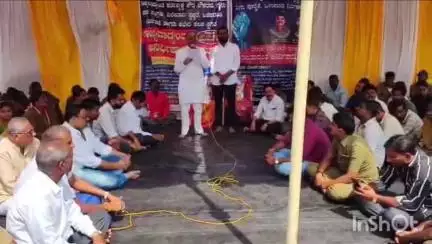 ಮಸ್ಕಿ: ಕರ್ನಾಟಕ ರಾಜ್ಯ ಪೌರ ನೌಕರರ ಸಂಘದ ವತಿಯಿಂದ ಮಸ್ಕಿ ಪುರಸಭೆಯ ಮುಂದೆ ಅನಿರ್ದಿಷ್ಟ ಅವಧಿ ಮುಷ್ಕರ:ಬಿಜೆಪಿ ಬೆಂಬಲ
