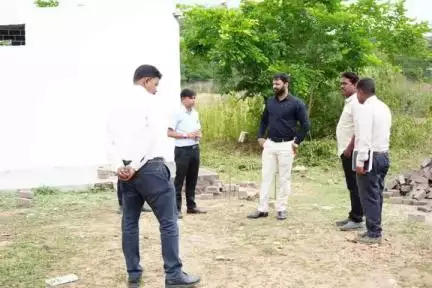 फरसाबहार: कलेक्टर ने तपकरा तहसील कार्यालय भवन का निरीक्षण कर दिए गुणवत्तापूर्ण निर्माण के निर्देश