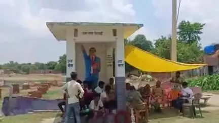 आलापुर: मदारपुर चितवई गांव के अंबेडकर पार्क में पथराव में कई लोग घायल, 8 नामजद और 15 अज्ञात के खिलाफ मुकदमा दर्ज, फोर्स तैनात