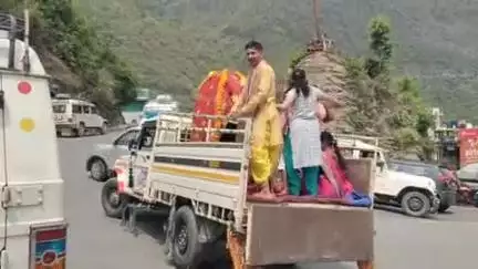 कोटद्वार: भुवनेश्वरी देवी गंगा स्नान दर्शन यात्रा पहुंची कोटद्वार के सिद्धबली धाम, पुजारी व सदस्यों ने किया स्वागत सत्कार