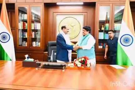 माकड़ोन: उज्जैन सांसद ने नई दिल्ली में लोकसभा अध्यक्ष ओम बिरला से की शिष्टाचार भेंट
